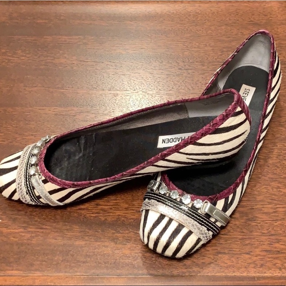 Steve Madden” leather (calf hair) zebra print flat